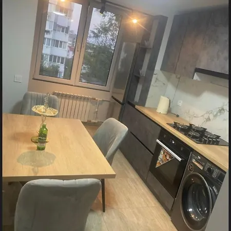 24 На 24, 2 Спальни - Аэропорт Chisinau Exterior photo